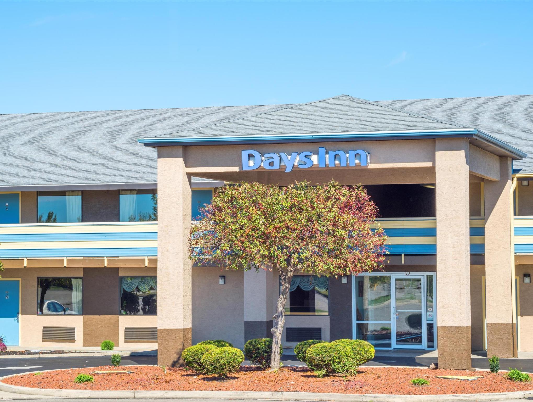 Days Inn By Wyndham Dayton Huber Heights Northeast Esterno foto