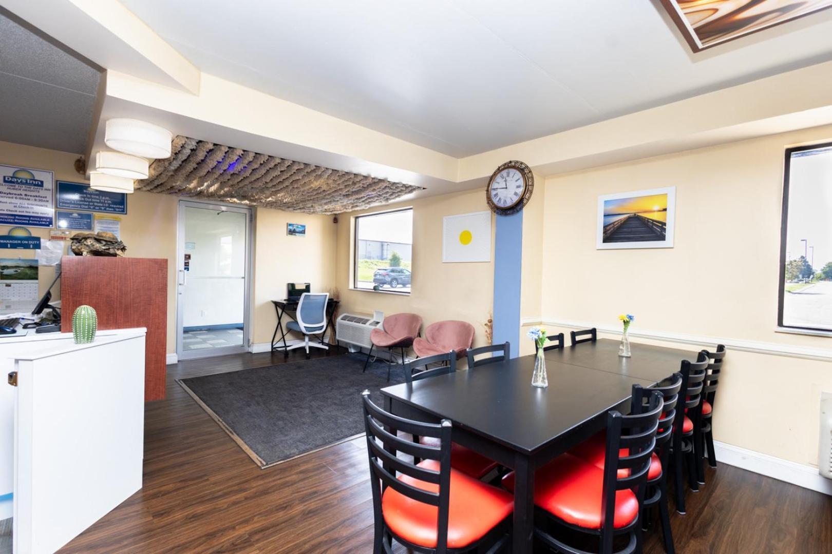 Days Inn By Wyndham Dayton Huber Heights Northeast Esterno foto