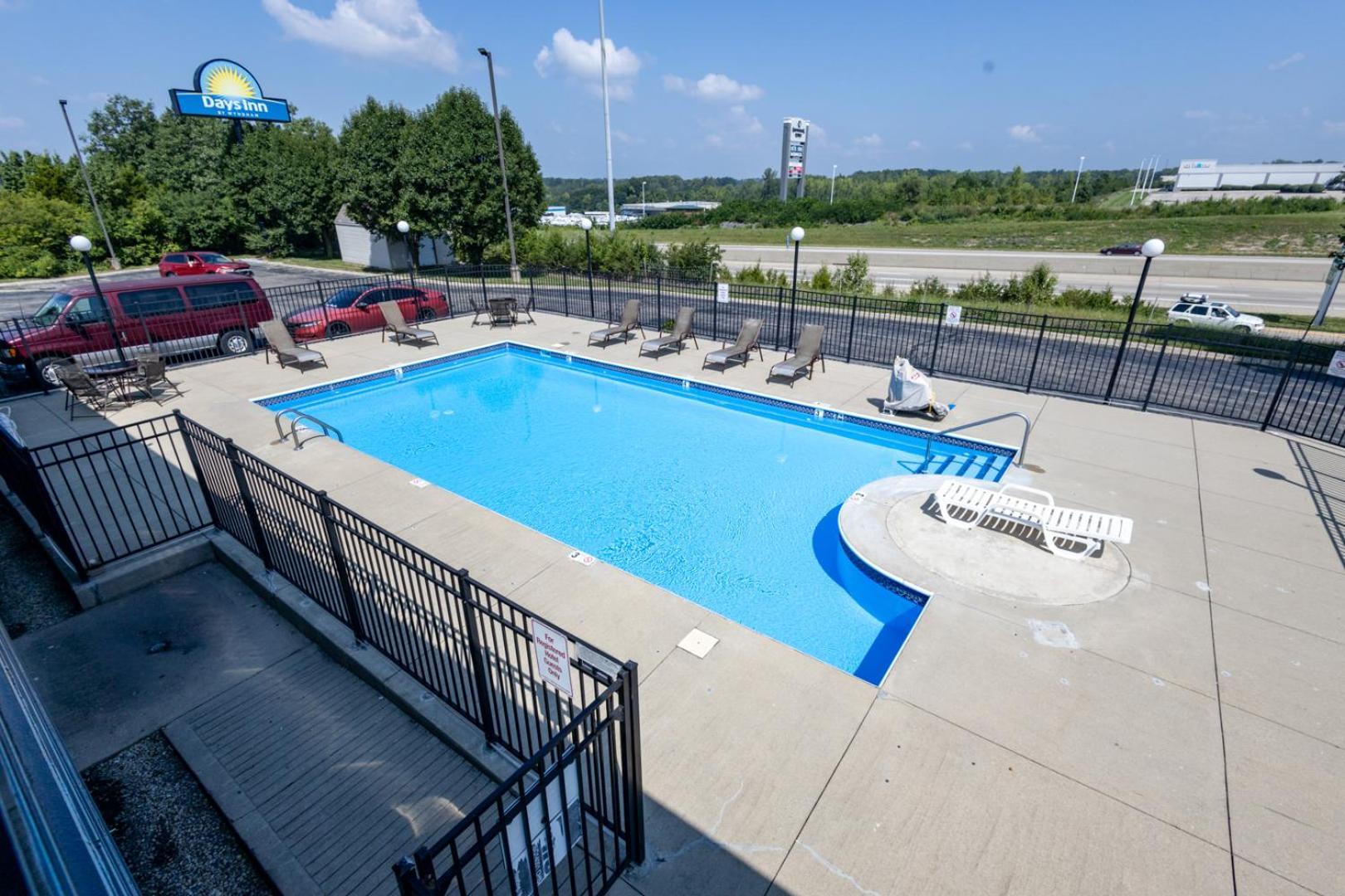 Days Inn By Wyndham Dayton Huber Heights Northeast Esterno foto
