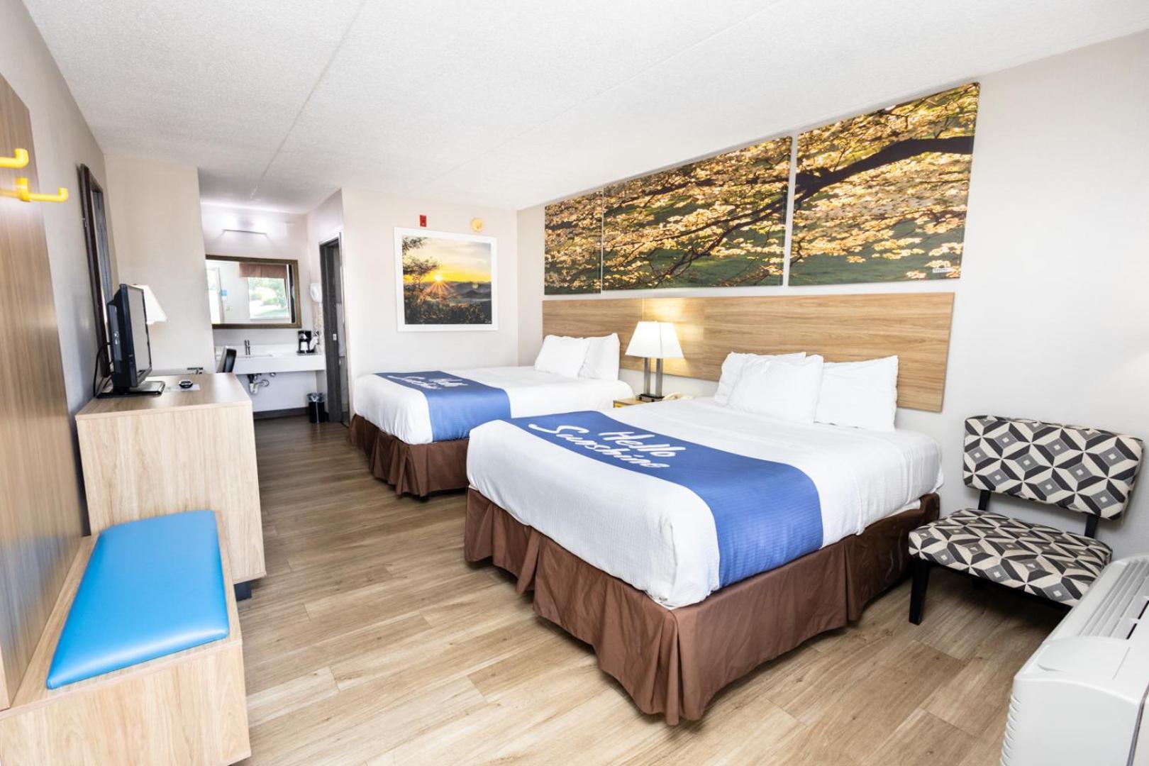 Days Inn By Wyndham Dayton Huber Heights Northeast Esterno foto