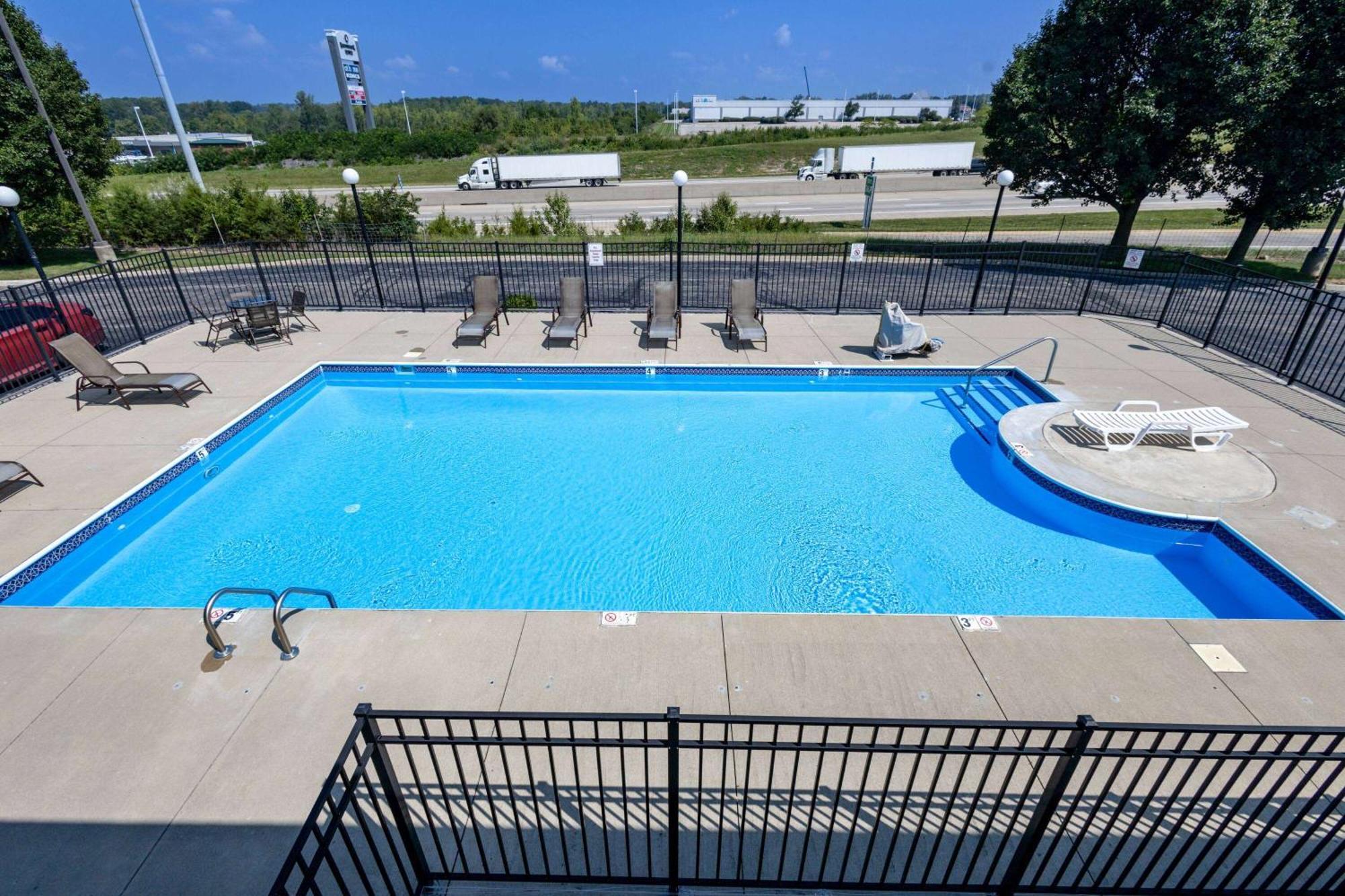 Days Inn By Wyndham Dayton Huber Heights Northeast Esterno foto